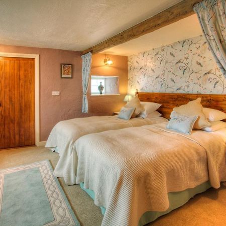 Tinhay Mill Hotel Lifton Екстериор снимка