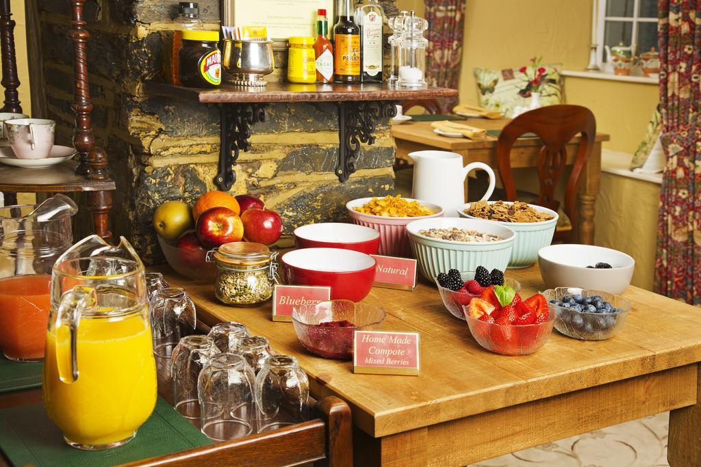 Tinhay Mill Hotel Lifton Екстериор снимка