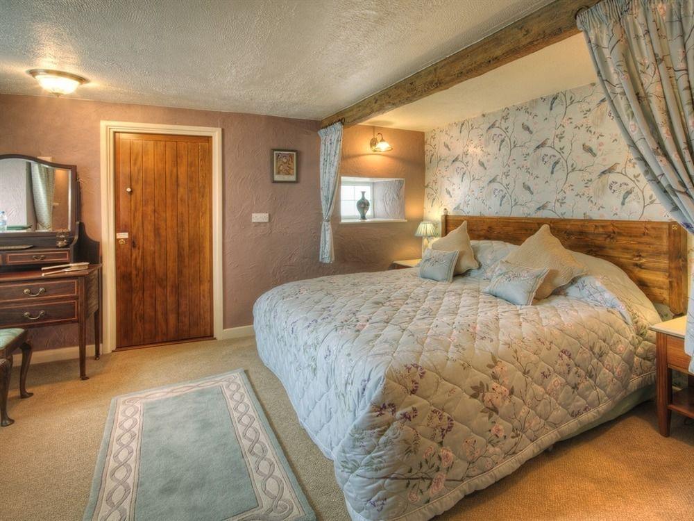 Tinhay Mill Hotel Lifton Екстериор снимка