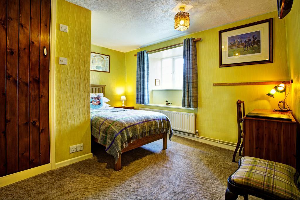 Tinhay Mill Hotel Lifton Екстериор снимка