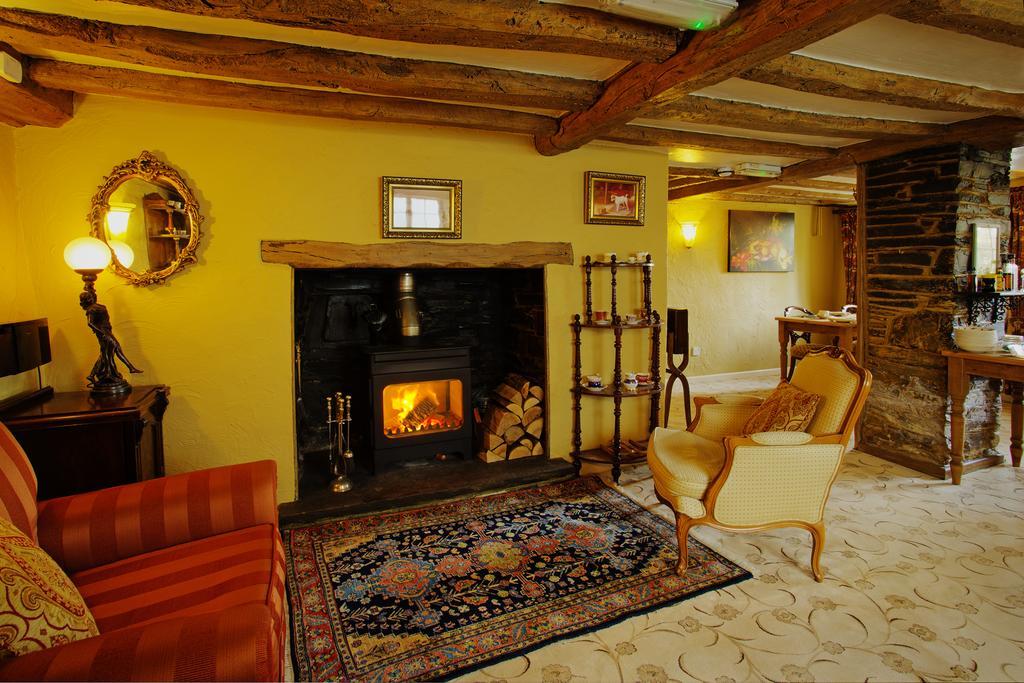 Tinhay Mill Hotel Lifton Екстериор снимка